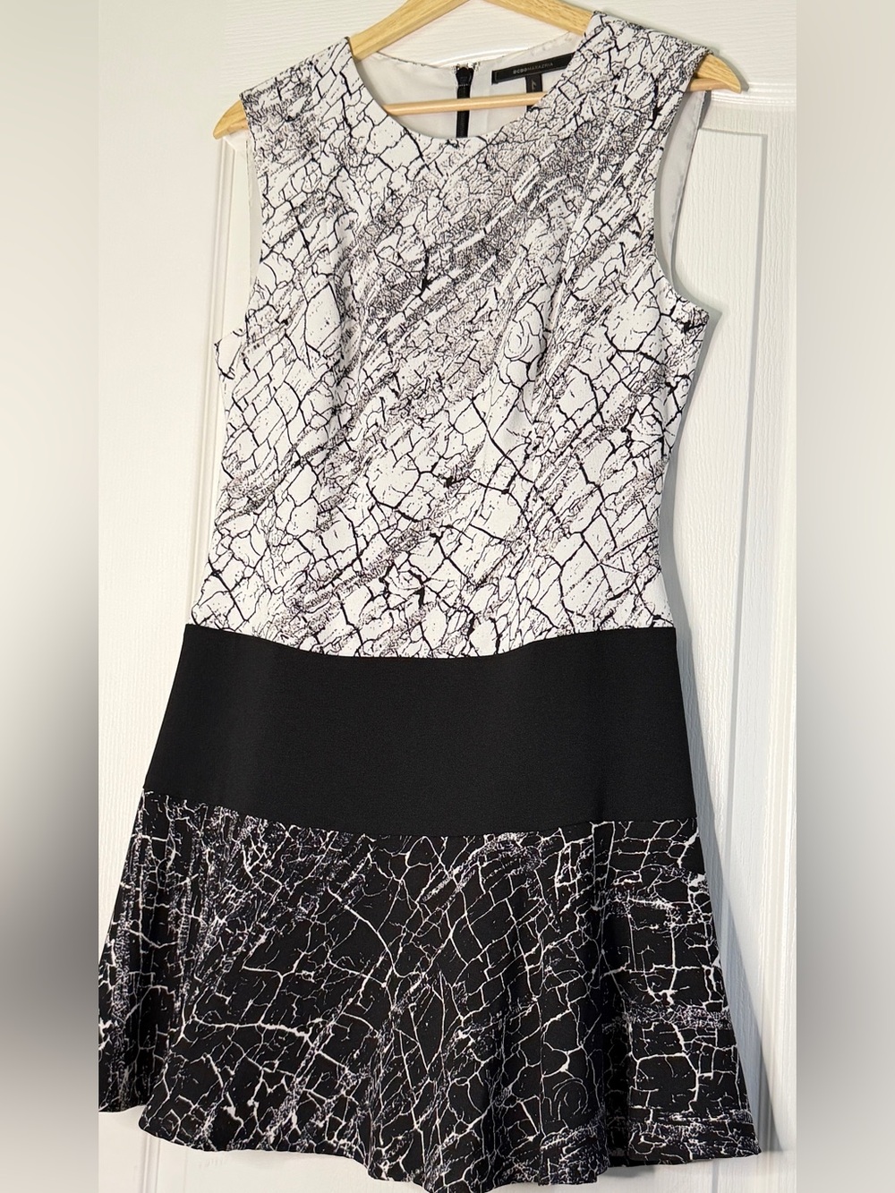 BCBGMAXAZRIA Lillian Printed Fit & Flare Dress Black White Abstract Size 8